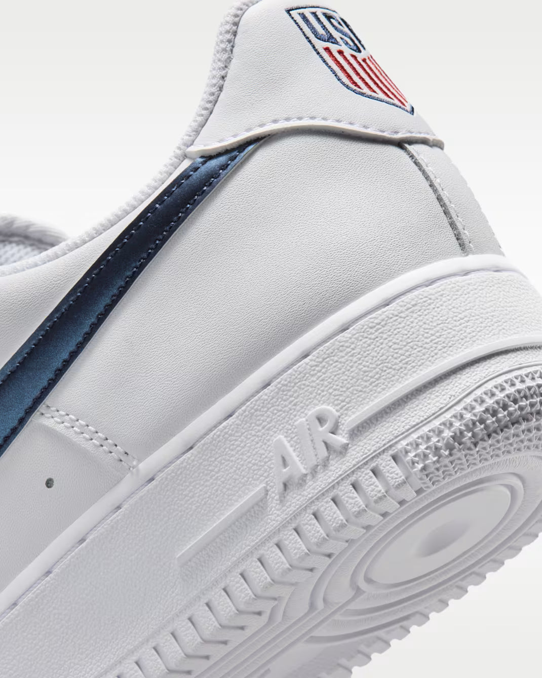 Nike Air Force 1 '07 LV8 'USA'